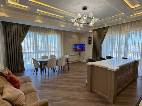 4 otaqlı yeni tikili - Şah İsmayıl Xətai m. - 140 m²