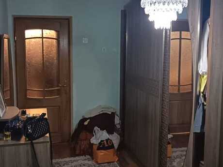 3 otaqlı köhnə tikili - Elmlər Akademiyası m. - 50 m²