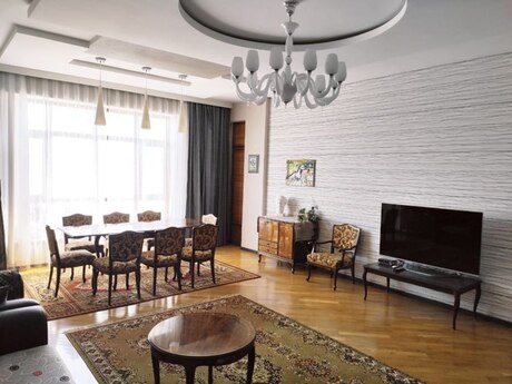 3-комн. новостройка - м. Иншаатчылар - 137 м²