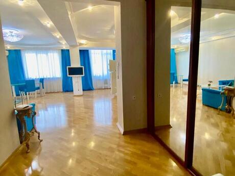 2-комн. новостройка - м. 8 ноября - 90 м²