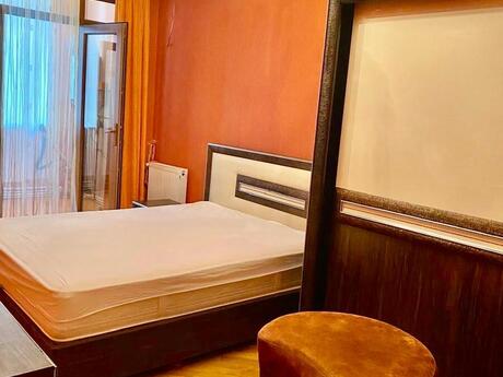 2-комн. новостройка - м. 8 ноября - 90 м²