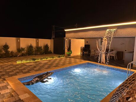 3 otaqlı həyət evi/bağ evi - Şüvəlan q. - 250 m²