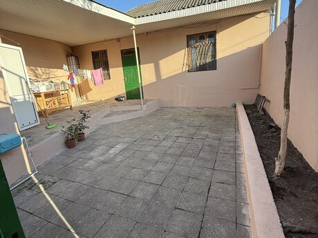 3 otaqlı həyət evi/bağ evi - Sabunçu q. - 100 m²
