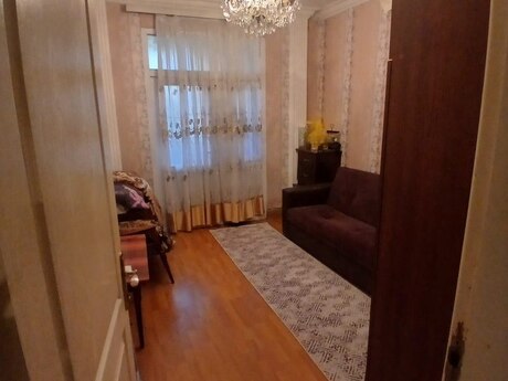 2 otaqlı köhnə tikili - Azadlıq Prospekti m. - 70 m²
