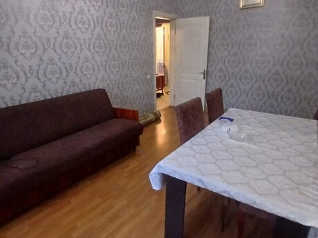 2 otaqlı köhnə tikili - Azadlıq Prospekti m. - 70 m²