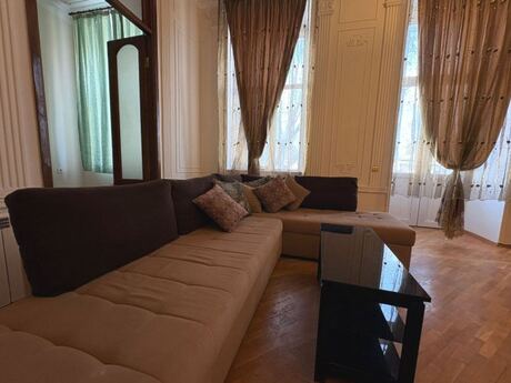 5 otaqlı köhnə tikili - Sahil m. - 136 m²