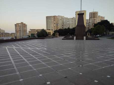 3 otaqlı köhnə tikili - Elmlər Akademiyası m. - 75 m²