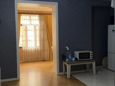 3 otaqlı köhnə tikili - Elmlər Akademiyası m. - 80 m²