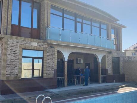 5 otaqlı həyət evi/bağ evi - Novxanı q. - 400 m²