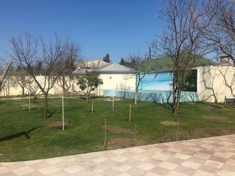 4 otaqlı həyət evi/bağ evi - Novxanı q. - 200 m²