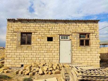 4 otaqlı həyət evi/bağ evi - Səngəçal q. - 65 m²