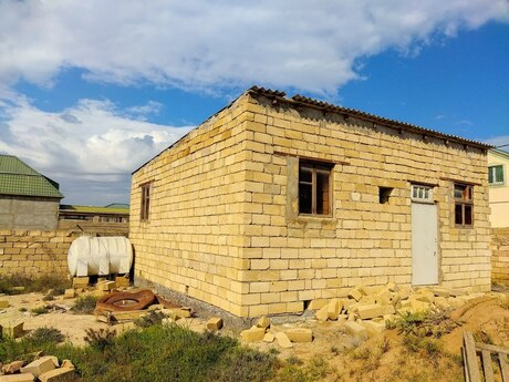 4 otaqlı həyət evi/bağ evi - Səngəçal q. - 65 m²