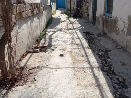 6 otaqlı həyət evi/bağ evi - Əmircan q. - 200 m²