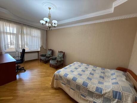 4 otaqlı yeni tikili - Nizami m. - 200 m²