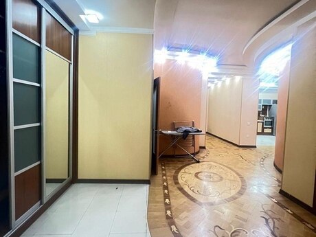 3 otaqlı yeni tikili - Nəsimi r. - 167 m²