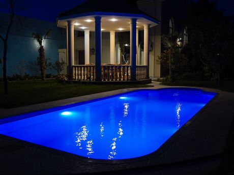 4 otaqlı həyət evi/bağ evi - Novxanı q. - 200 m²