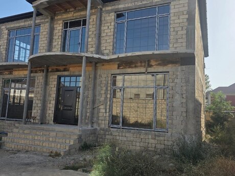 6 otaqlı həyət evi/bağ evi - Binə q. - 390 m²