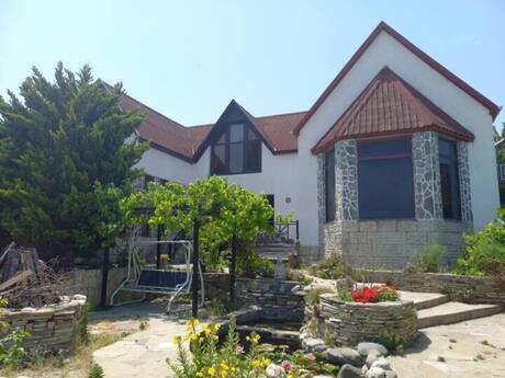 5 otaqlı həyət evi/bağ evi - Novxanı q. - 350 m²