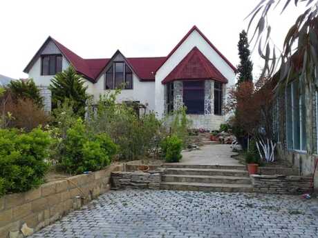 5 otaqlı həyət evi/bağ evi - Novxanı q. - 350 m²