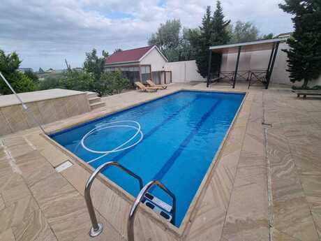 5 otaqlı həyət evi/bağ evi - Novxanı q. - 250 m²