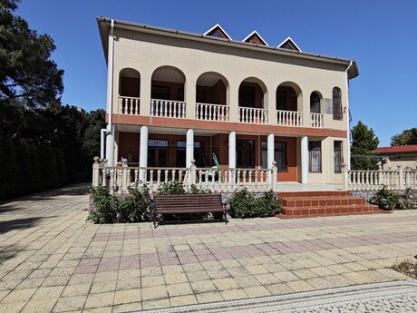 6 otaqlı həyət evi/bağ evi - Mərdəkan q. - 600 m²