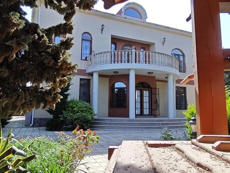 6 otaqlı həyət evi/bağ evi - Mərdəkan q. - 600 m²