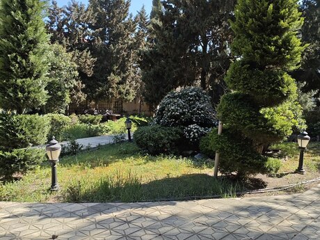 6 otaqlı həyət evi/bağ evi - Mərdəkan q. - 600 m²