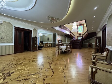 8 otaqlı həyət evi/bağ evi - Mərdəkan q. - 1000 m²