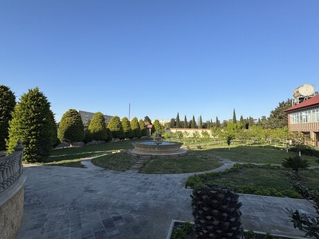8 otaqlı həyət evi/bağ evi - Mərdəkan q. - 1000 m²