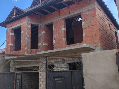 5 otaqlı həyət evi/bağ evi - Binəqədi q. - 130 m²