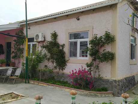 2 otaqlı həyət evi/bağ evi - Novxanı q. - 80 m²