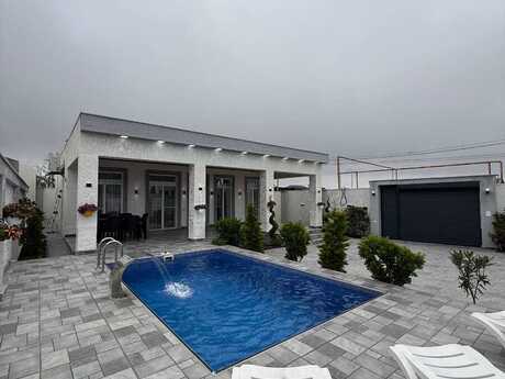 4 otaqlı həyət evi/bağ evi - Mərdəkan q. - 200 m²