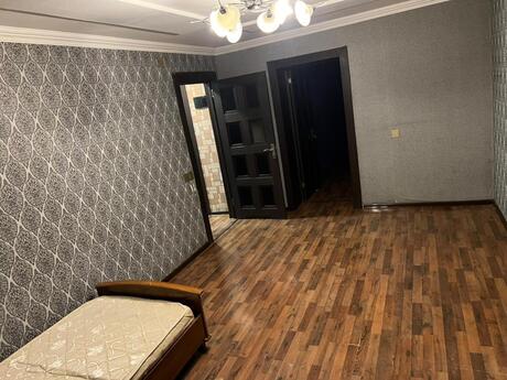 3 otaqlı köhnə tikili - 8-ci mikrorayon q. - 66 m²