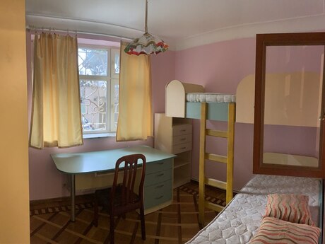 2 otaqlı köhnə tikili - Şah İsmayıl Xətai m. - 65.6 m²