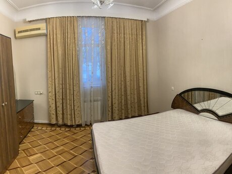 2 otaqlı köhnə tikili - Şah İsmayıl Xətai m. - 65.6 m²