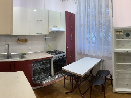 2 otaqlı köhnə tikili - Şah İsmayıl Xətai m. - 65.6 m²