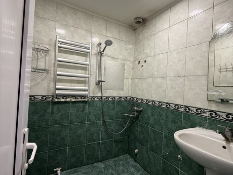 2 otaqlı köhnə tikili - Memar Əcəmi m. - 50 m²