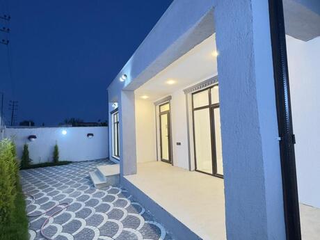 4 otaqlı həyət evi/bağ evi - Şüvəlan q. - 130 m²