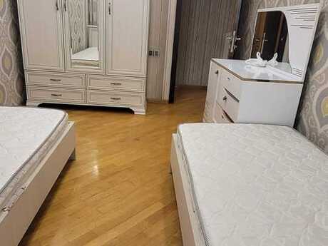 3 otaqlı yeni tikili - Bakıxanov q. - 117 m²