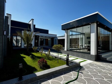 4 otaqlı həyət evi/bağ evi - Şüvəlan q. - 180 m²
