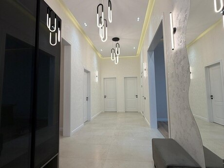 4 otaqlı həyət evi/bağ evi - Mərdəkan q. - 200 m²