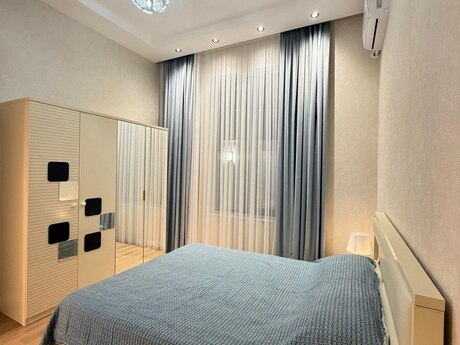 4 otaqlı həyət evi/bağ evi - Mərdəkan q. - 200 m²