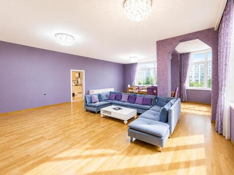 4 otaqlı yeni tikili - 28 May m. - 220 m²