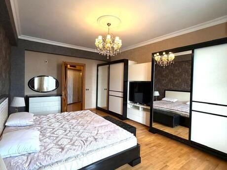 6 otaqlı yeni tikili - Şah İsmayıl Xətai m. - 240 m²