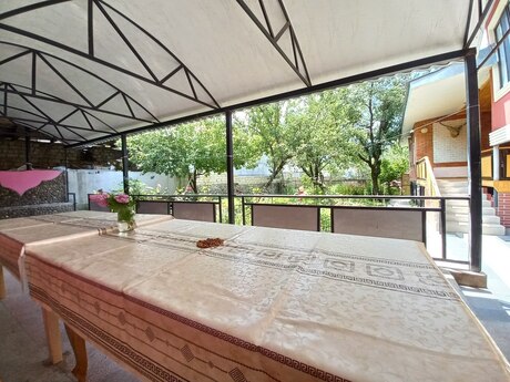 4 otaqlı həyət evi/bağ evi - Qax - 100 m²
