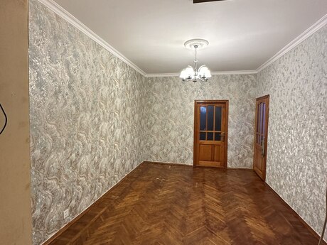 3 otaqlı köhnə tikili - Memar Əcəmi m. - 60 m²