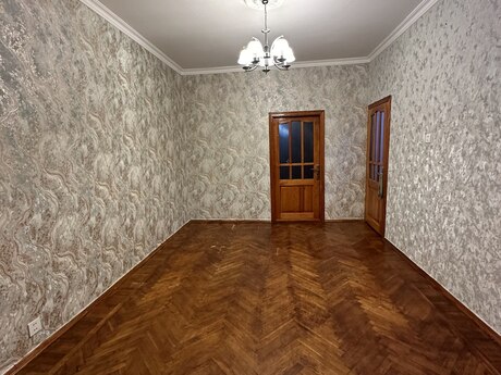 3 otaqlı köhnə tikili - Memar Əcəmi m. - 60 m²