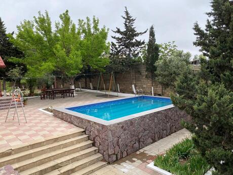 6 otaqlı həyət evi/bağ evi - Novxanı q. - 340 m²