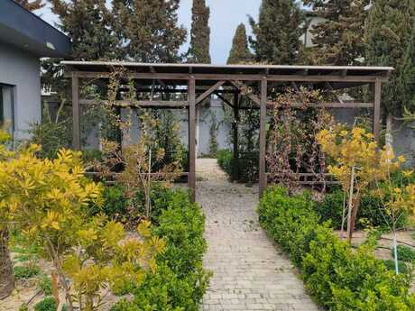 4 otaqlı həyət evi/bağ evi - Bilgəh q. - 300 m²