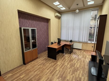 3 otaqlı ofis - İnşaatçılar m. - 59.3 m²